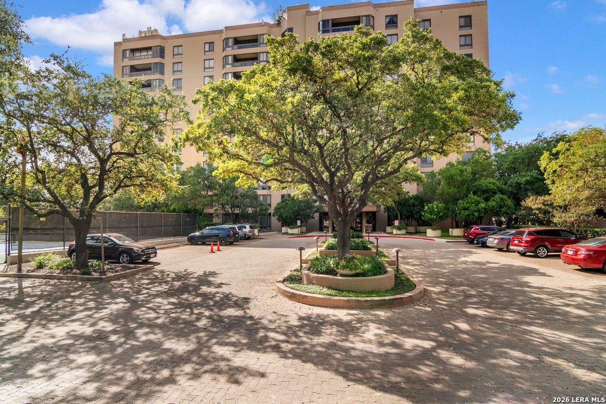 7887 Broadway Unit 707 — photo