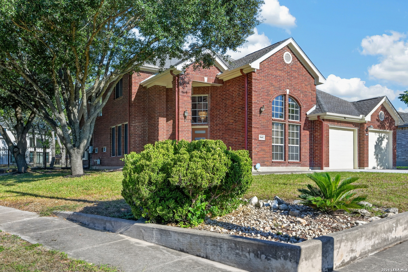 7601 Linkview Street — photo