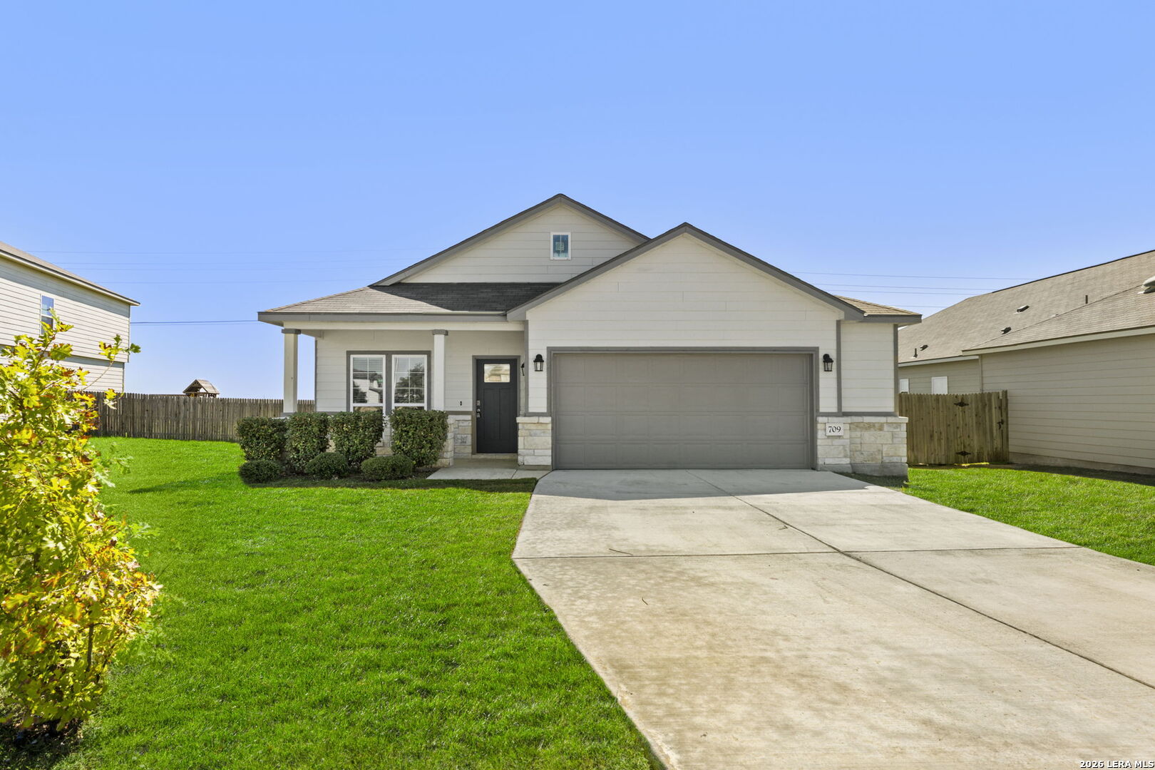 709 Farmers Dell — photo