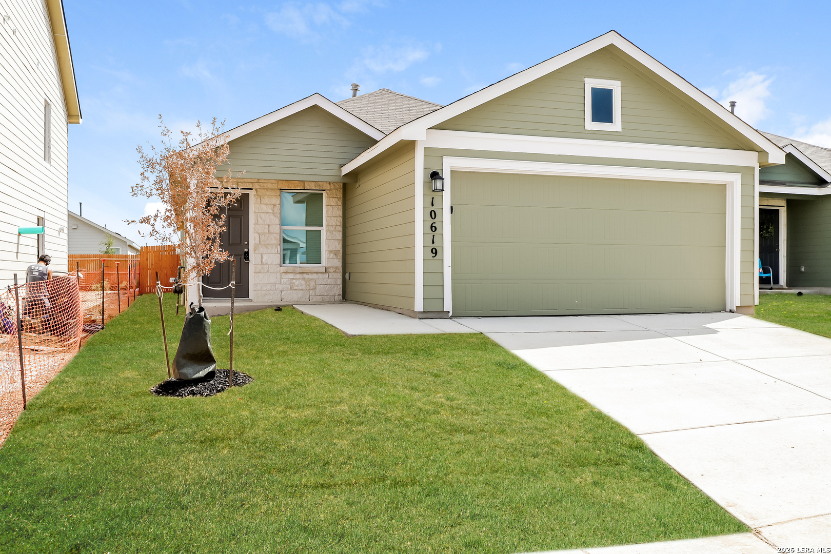 10619 McClintock — photo