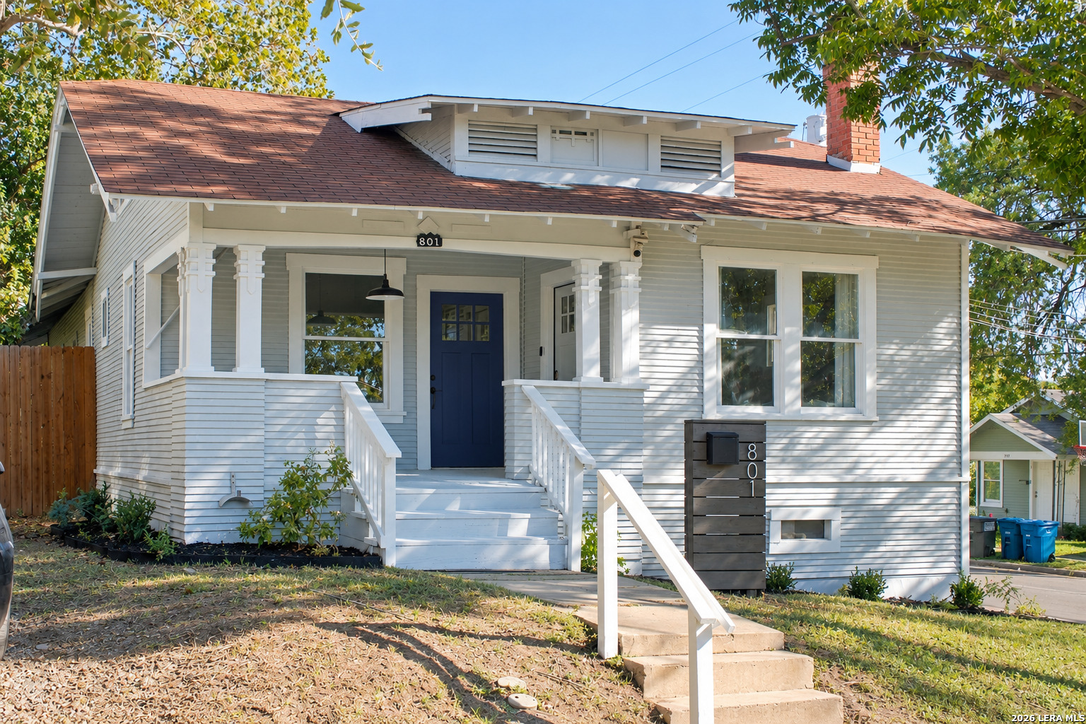 801 W Mistletoe Avenue — photo