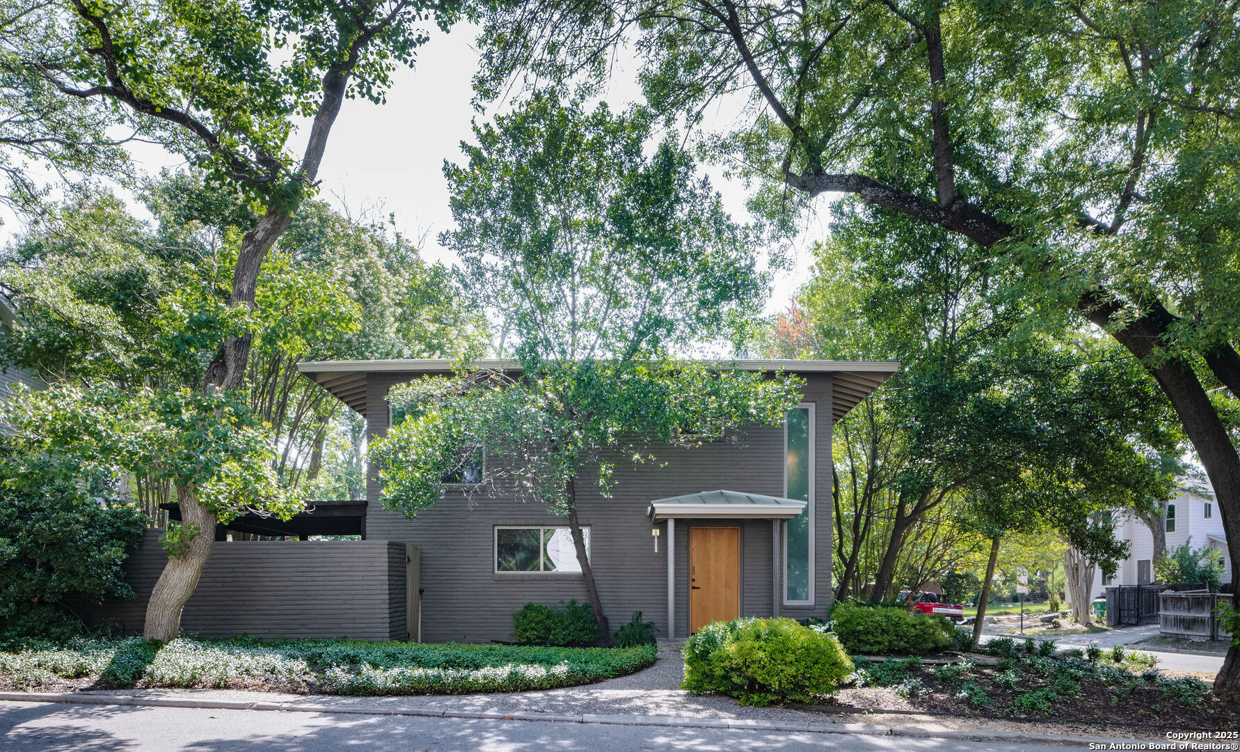 221 Ogden Lane — photo