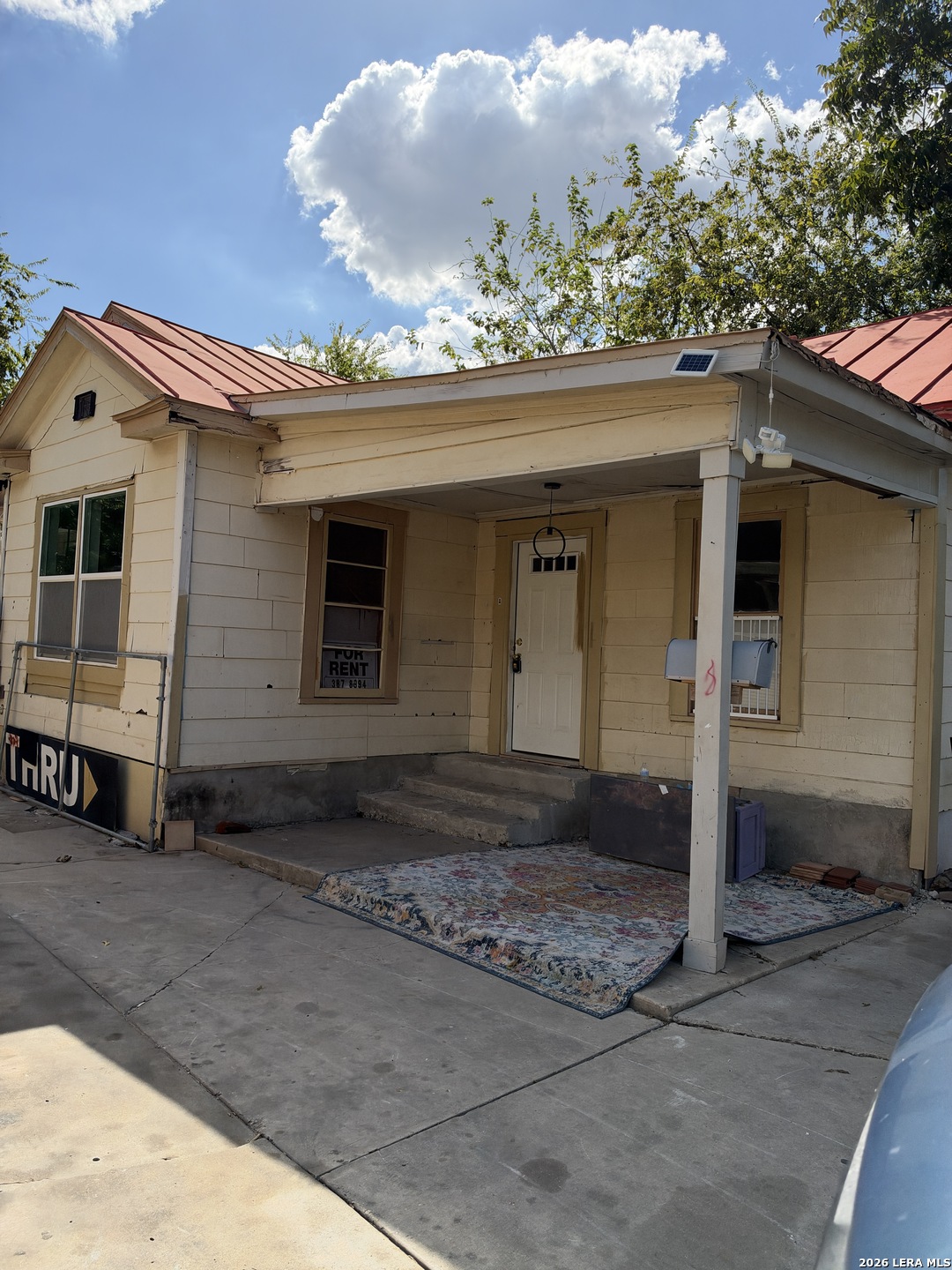 1030 W Ridgewood Court — photo