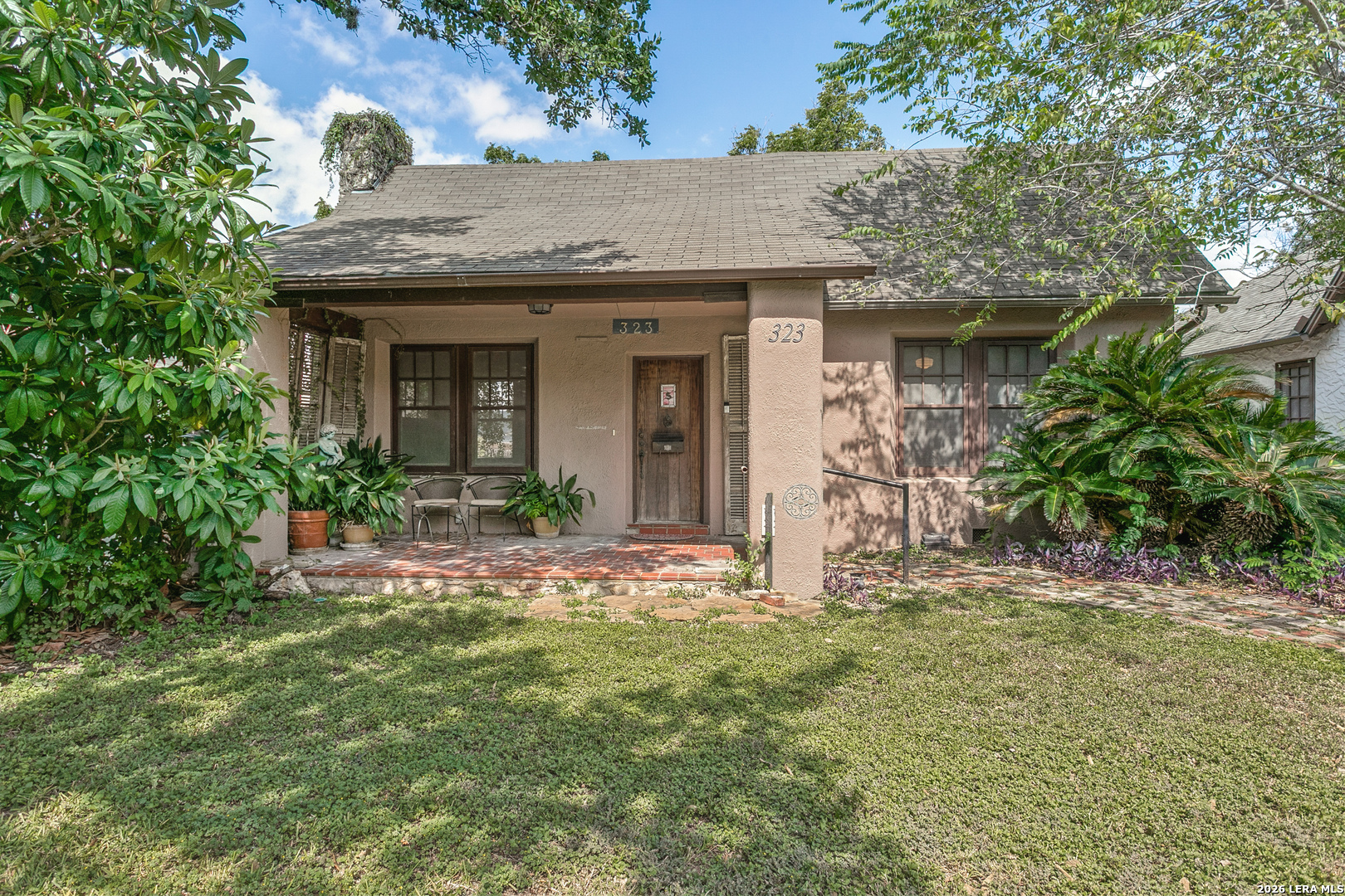 323 W Lullwood Avenue — photo