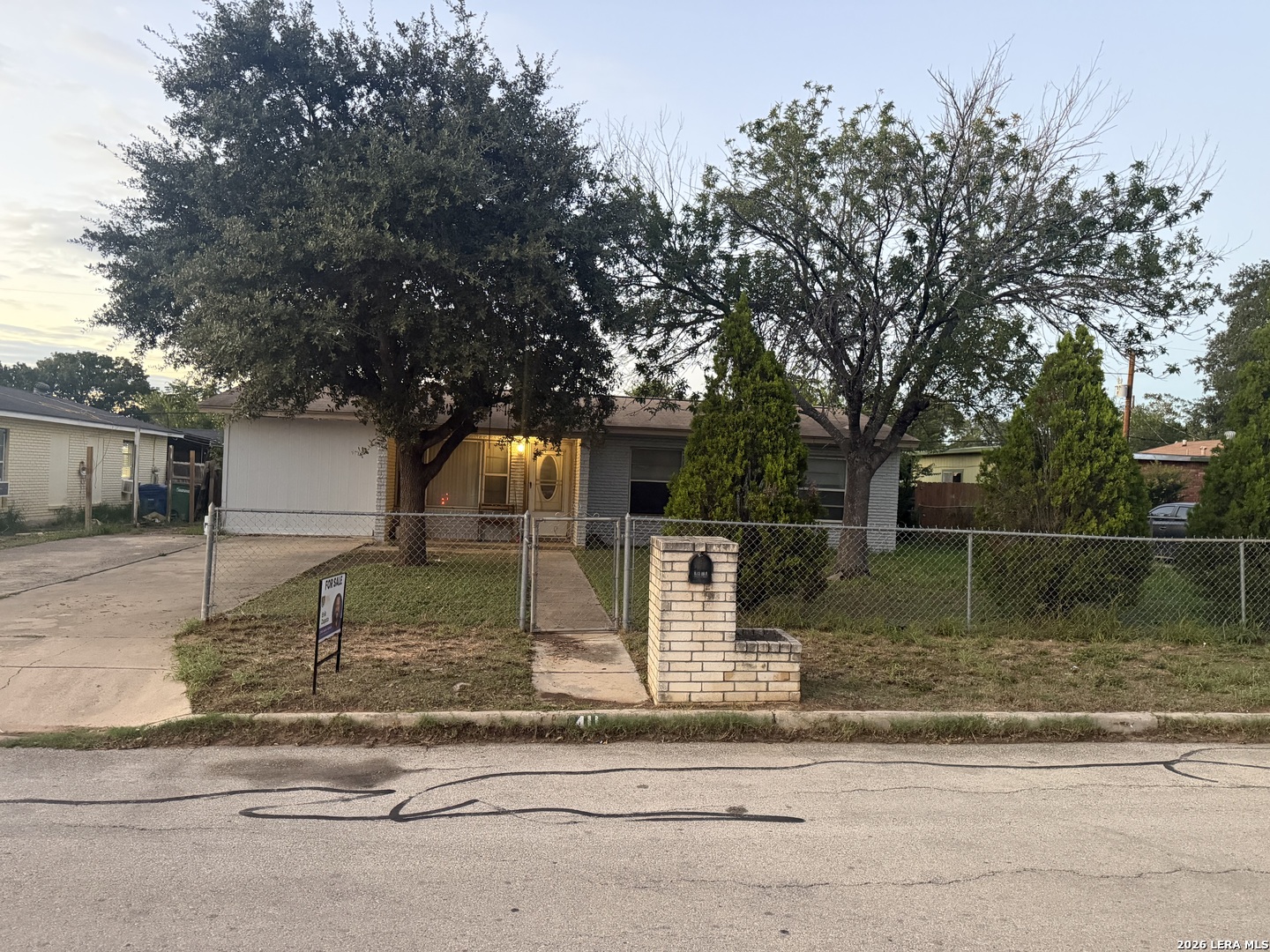 411 E Mally, San Antonio, TX 78221 — photo 2