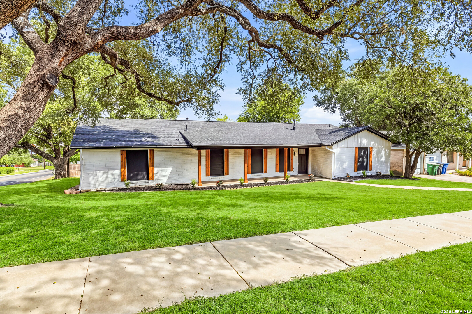 3923 Longridge Drive — photo