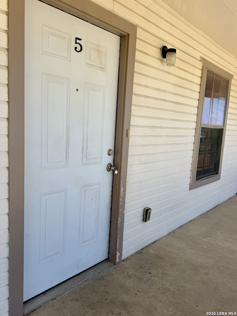 434 Spring View #5, Eagle Pass, TX 78852 — photo 2