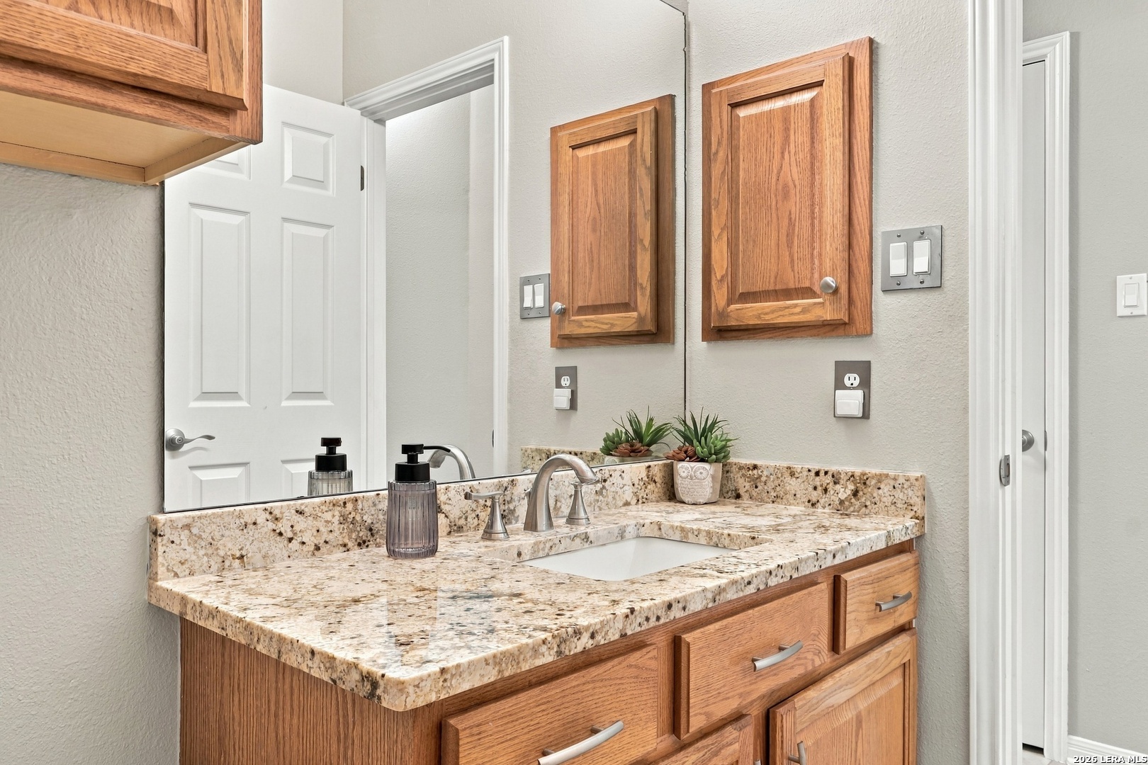 9423 Camino Venado, Helotes, TX 78023 | Realty.com