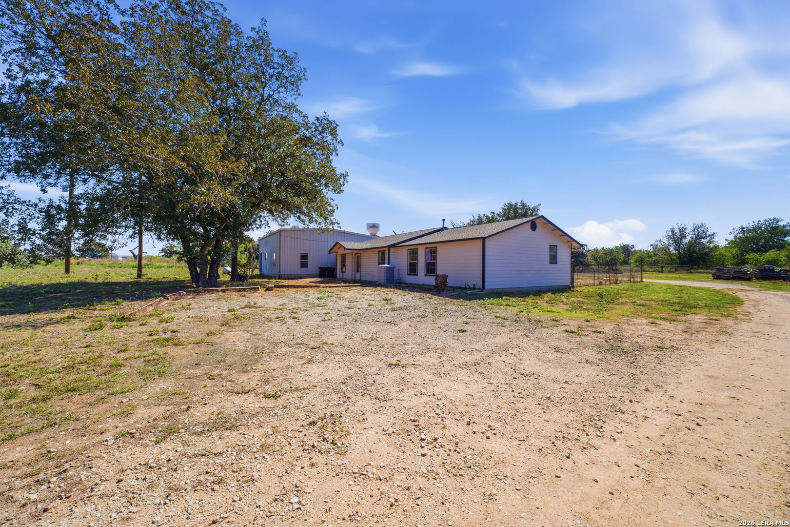 8486 S Loop 1604 E, Elmendorf, TX 78112 — photo 3
