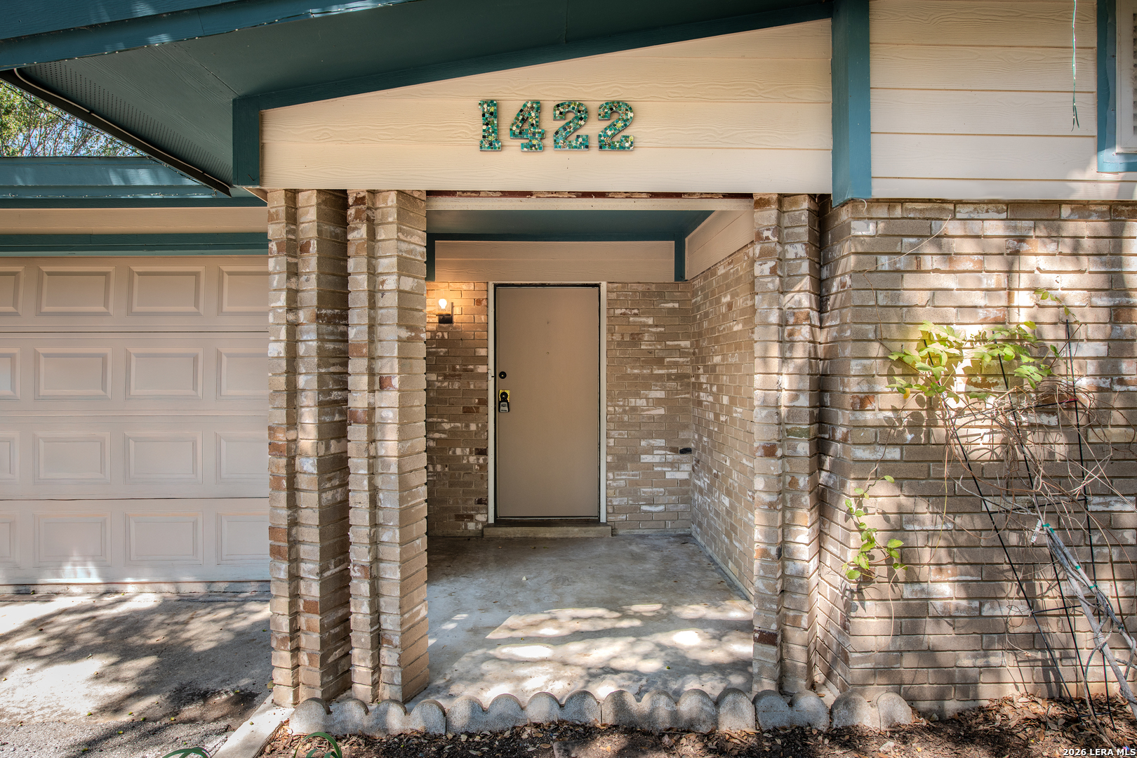 1422 Mockingbird — photo