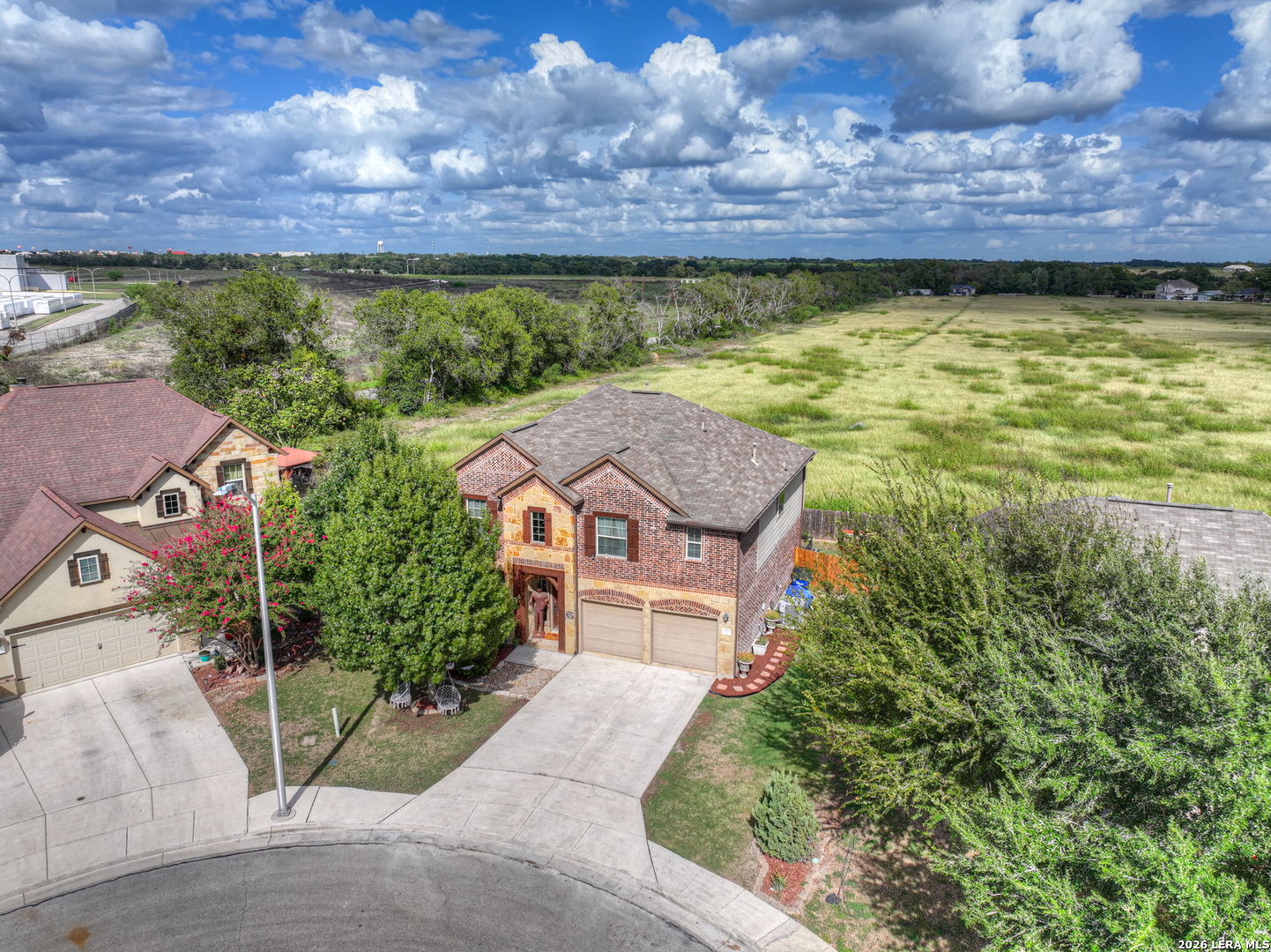 2035 Pecan Bnd — photo