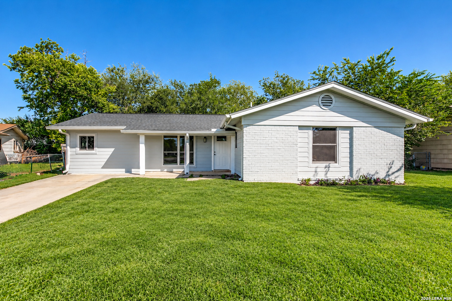 606 Palm Grv — photo