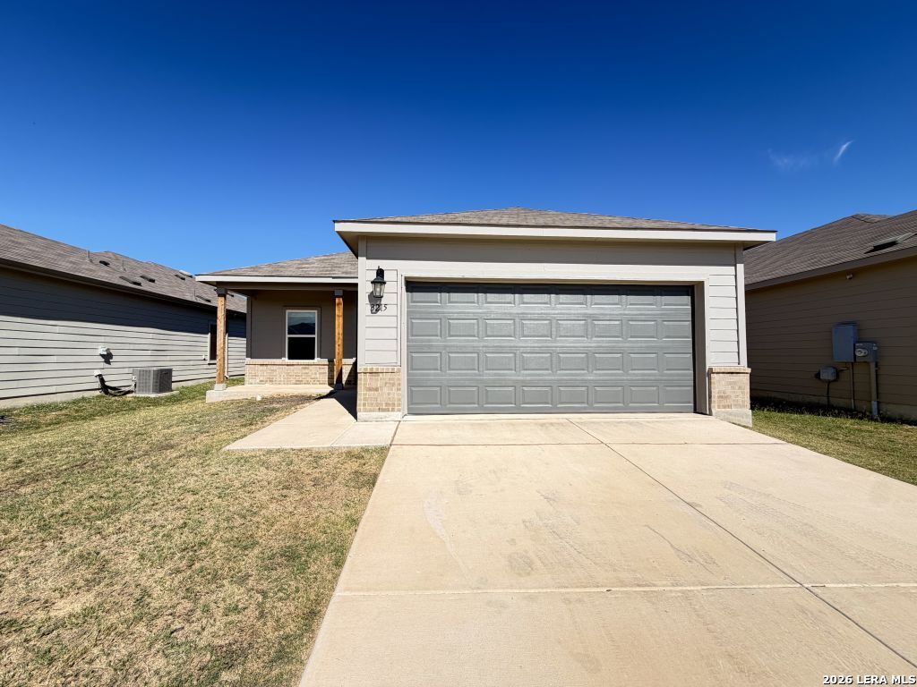 3215 Farm Oak — photo