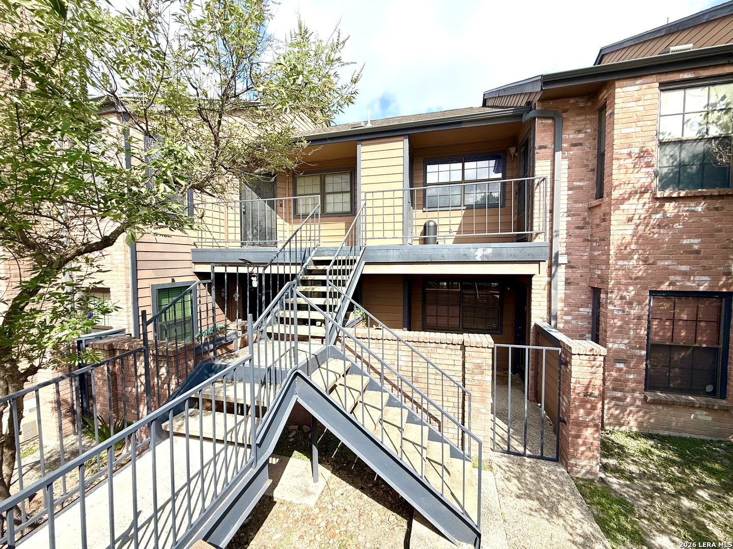 4803 Hamilton Wolfe Unit 204 — photo