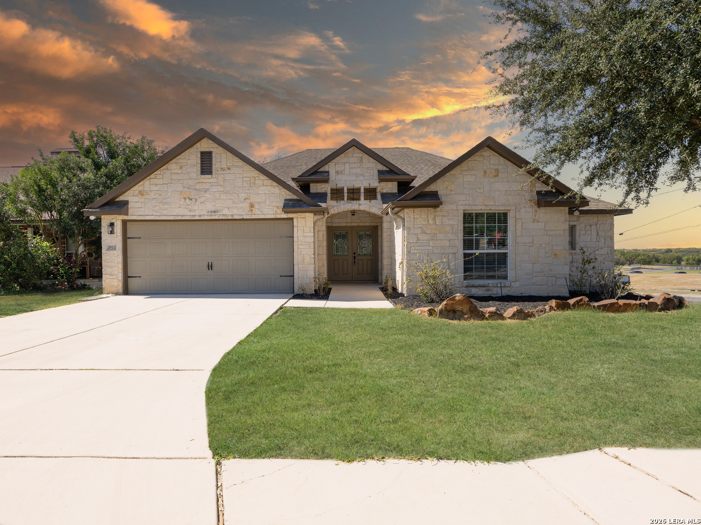 2022 Bentwood Drive — photo