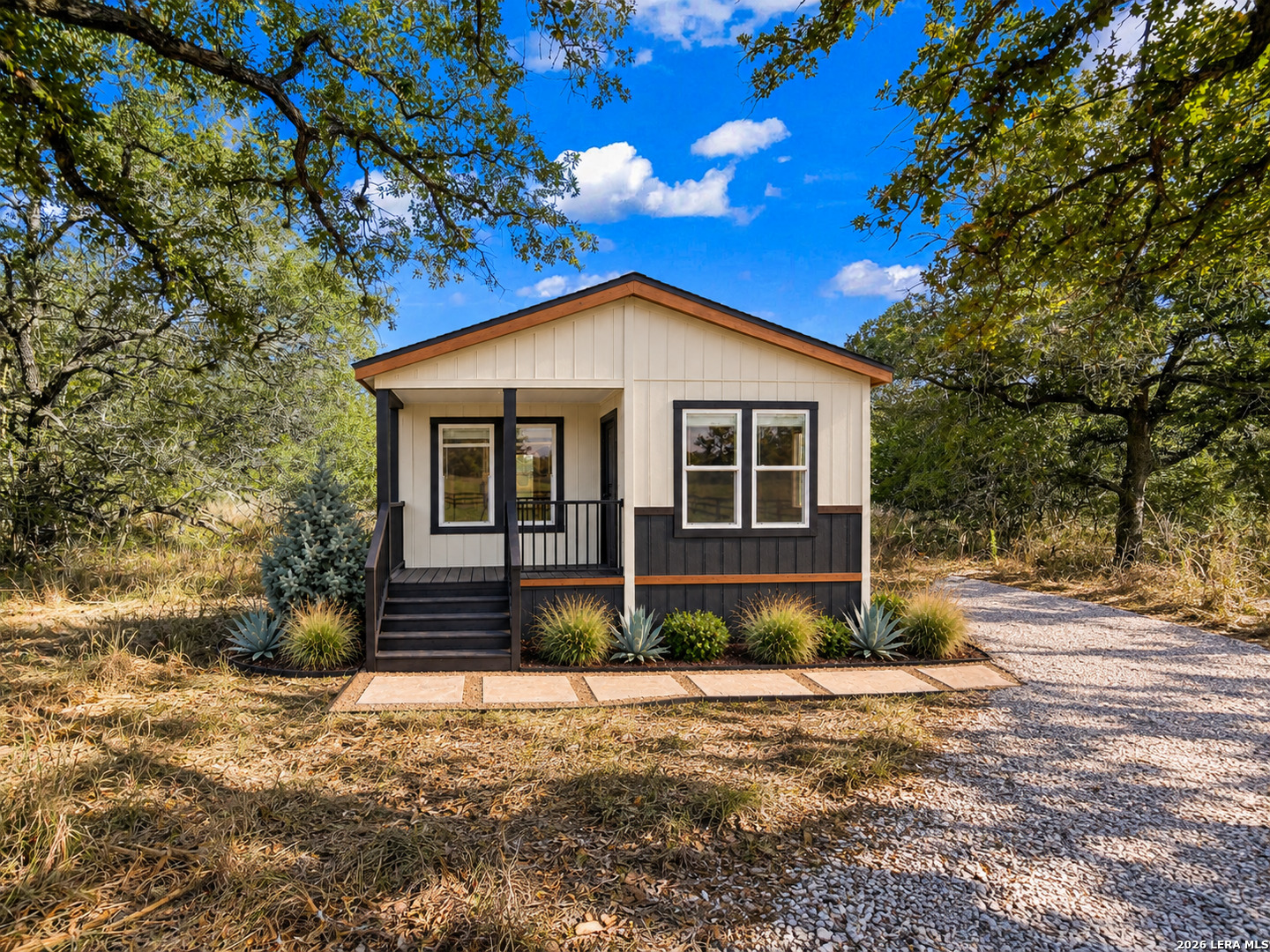 12170 FM 1117 — photo