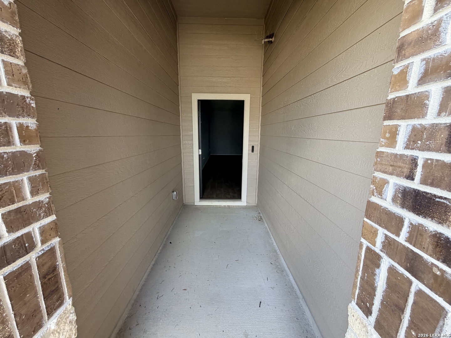 556 Chaco Loop, Seguin, TX 78155 — photo 2