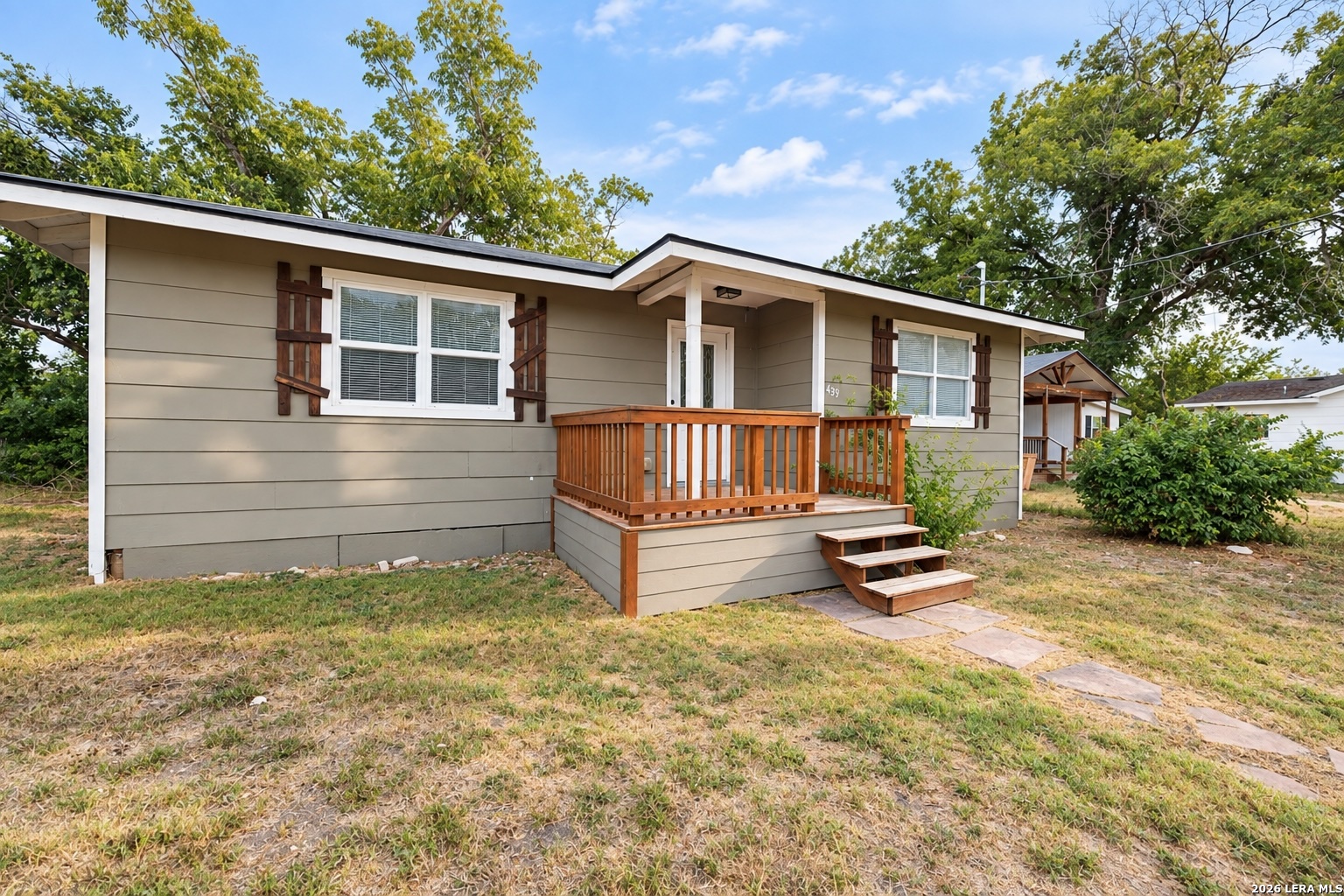 433 W Wright Boulevard, Universal City, TX 78148 — photo 2
