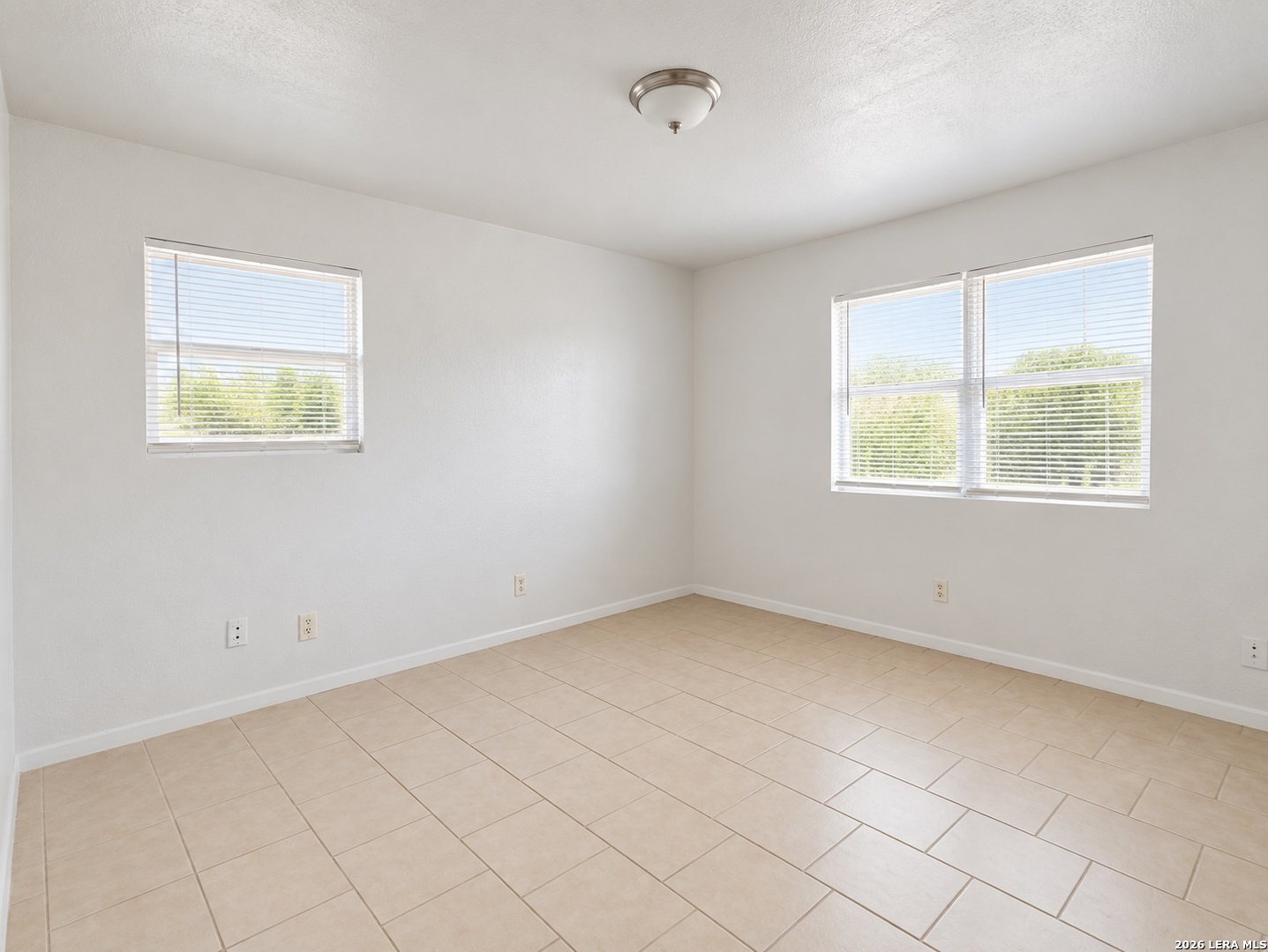 433 W Wright Boulevard, Universal City, TX 78148 — photo 3