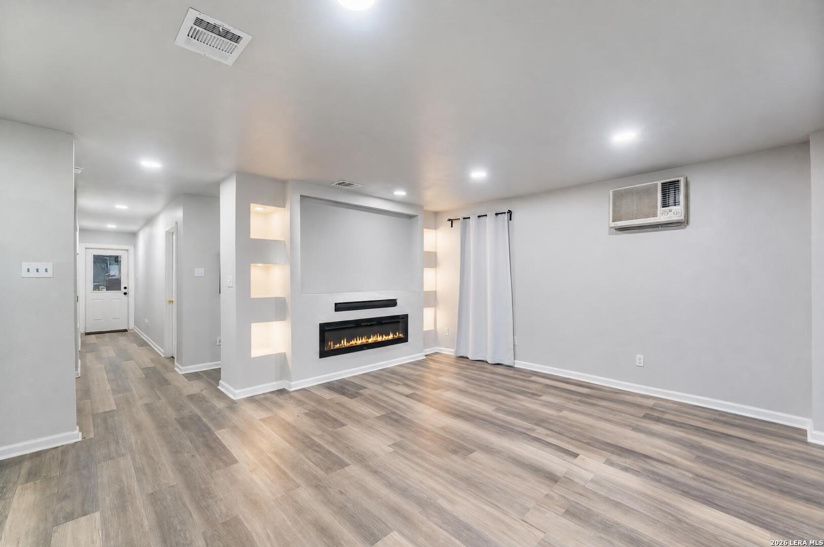 1403 Meadow Gln — photo