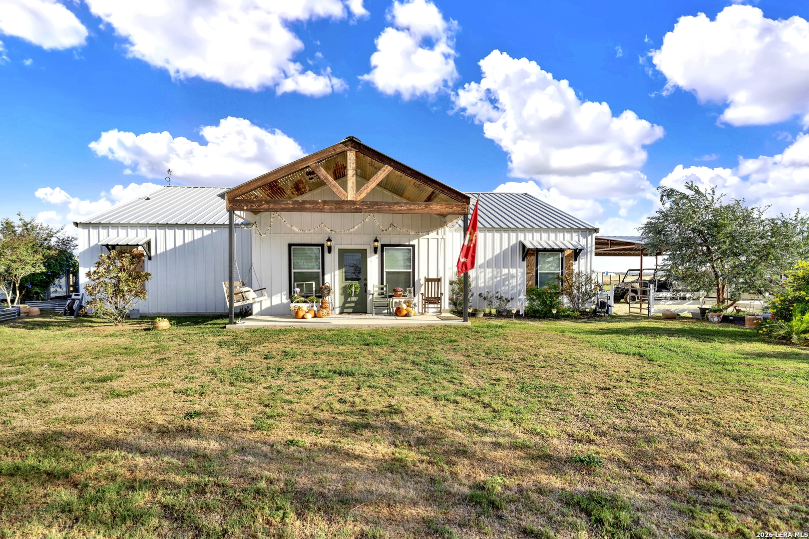 1831 County Road 7711 — photo