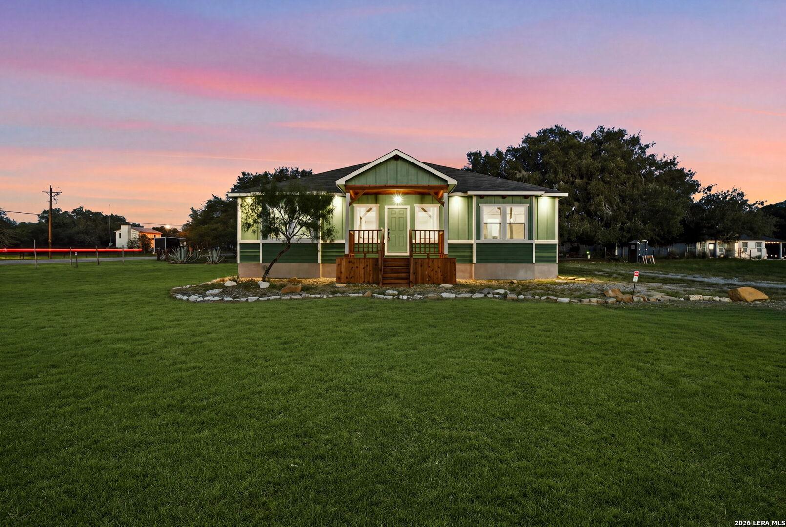 316 Royal Oaks Drive — photo