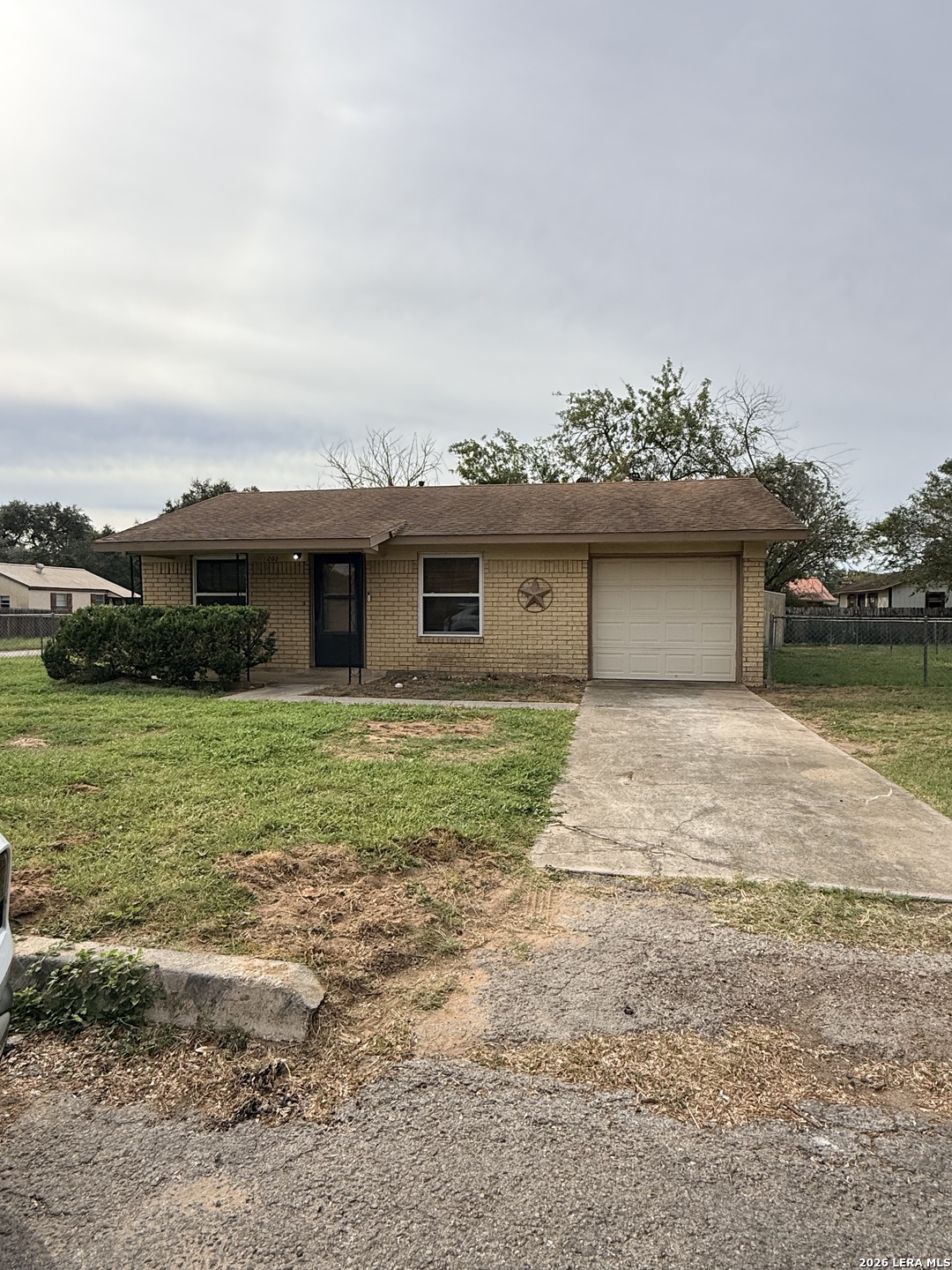 1203 Vivian Street — photo