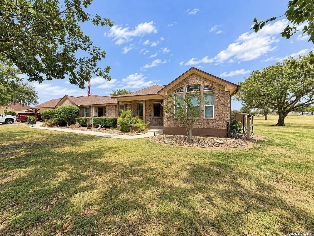 15811 White Cap Drive, Lytle, TX 78052 — photo 2