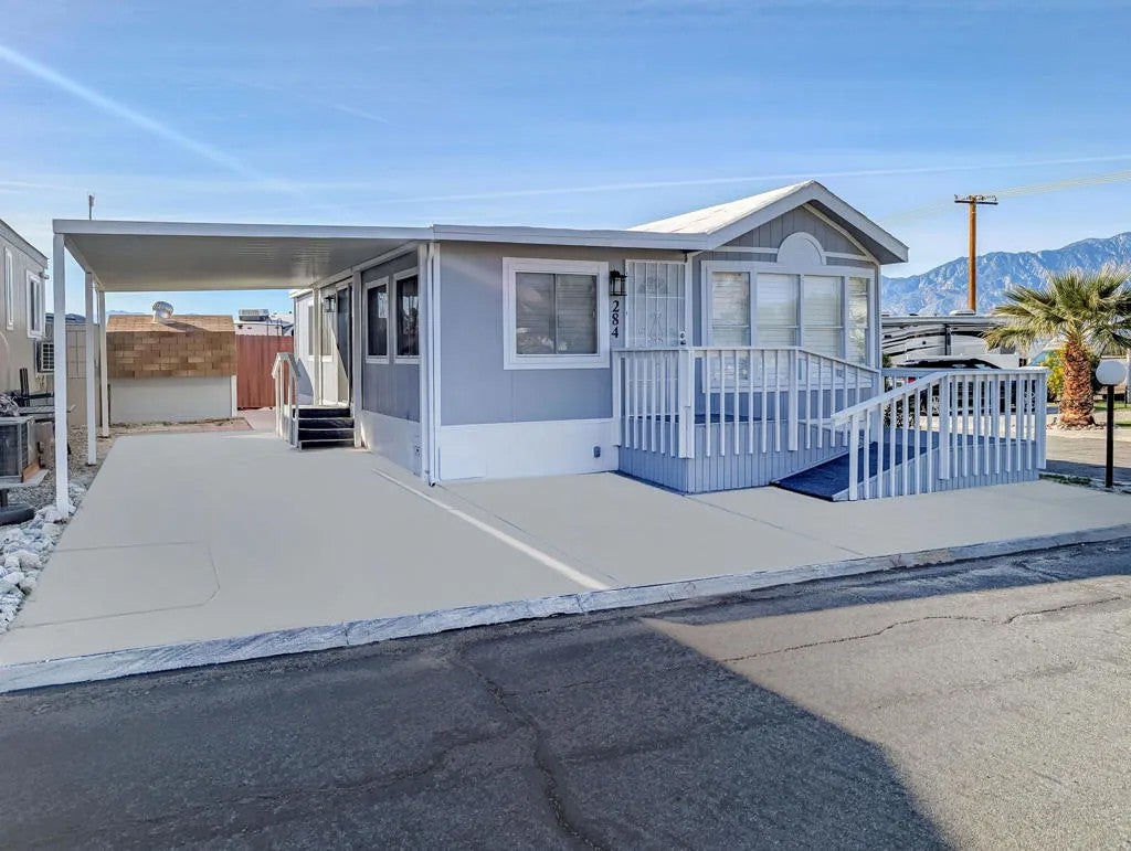 70200 Dillon 284 — photo