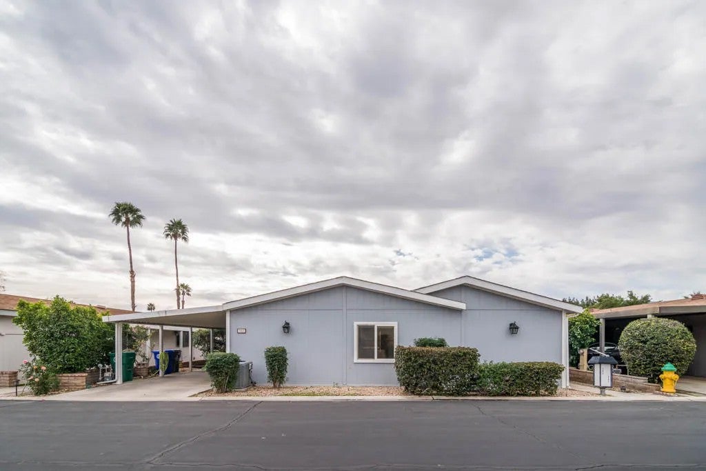73450 Country Club 302 — photo