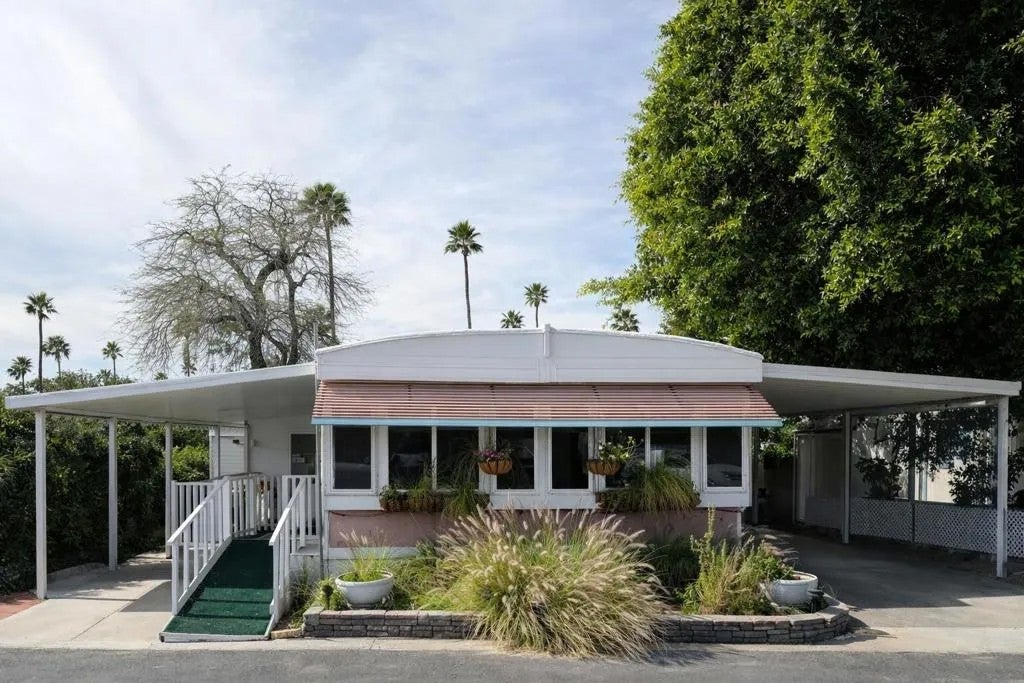 18801 Roberts 87 — photo