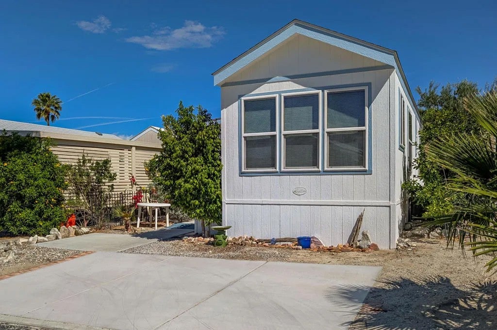 70200 Dillon 169 — photo