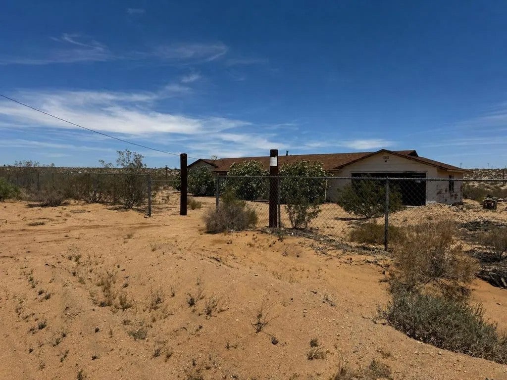 757 Mt Nebo Road — photo