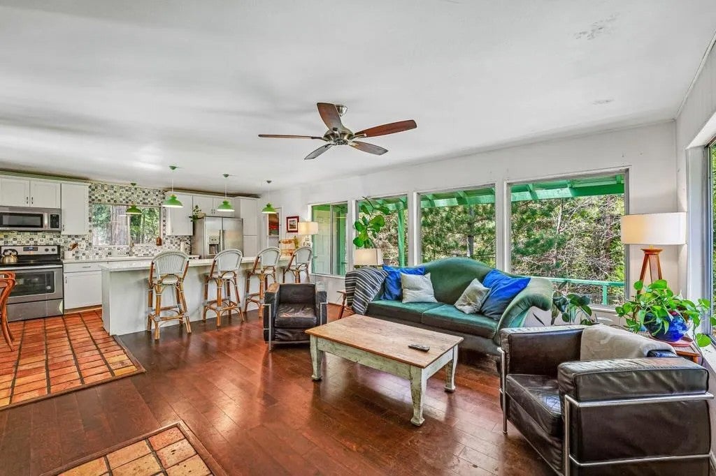 54150 Marian View Drive — photo