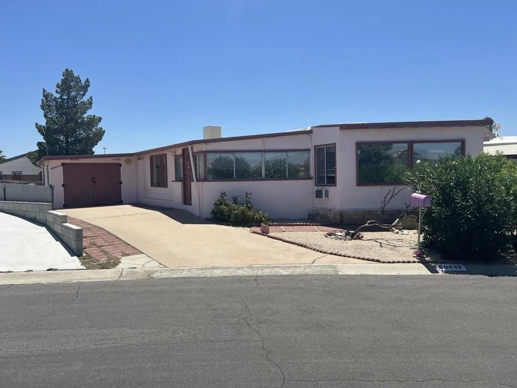 69471 Country Club — photo