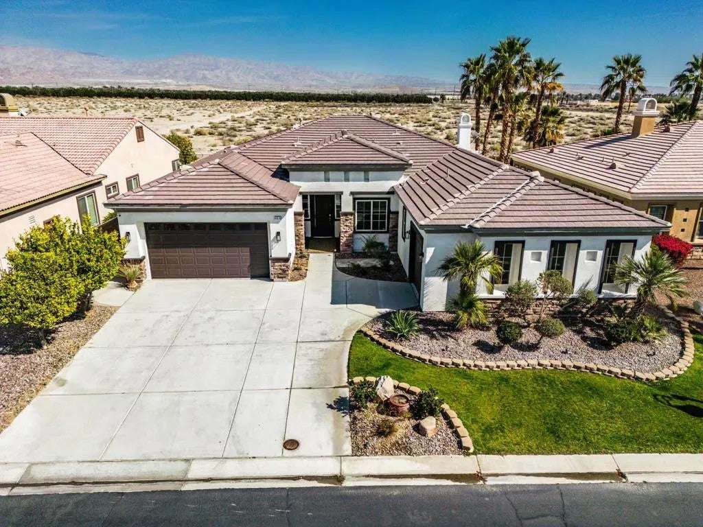 43876 Salpare Way — photo