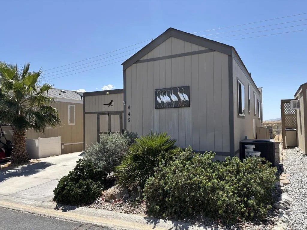 70200 Dillon #445 — photo