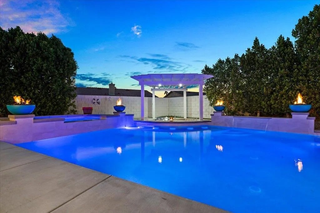 81135 Avenga Court — photo