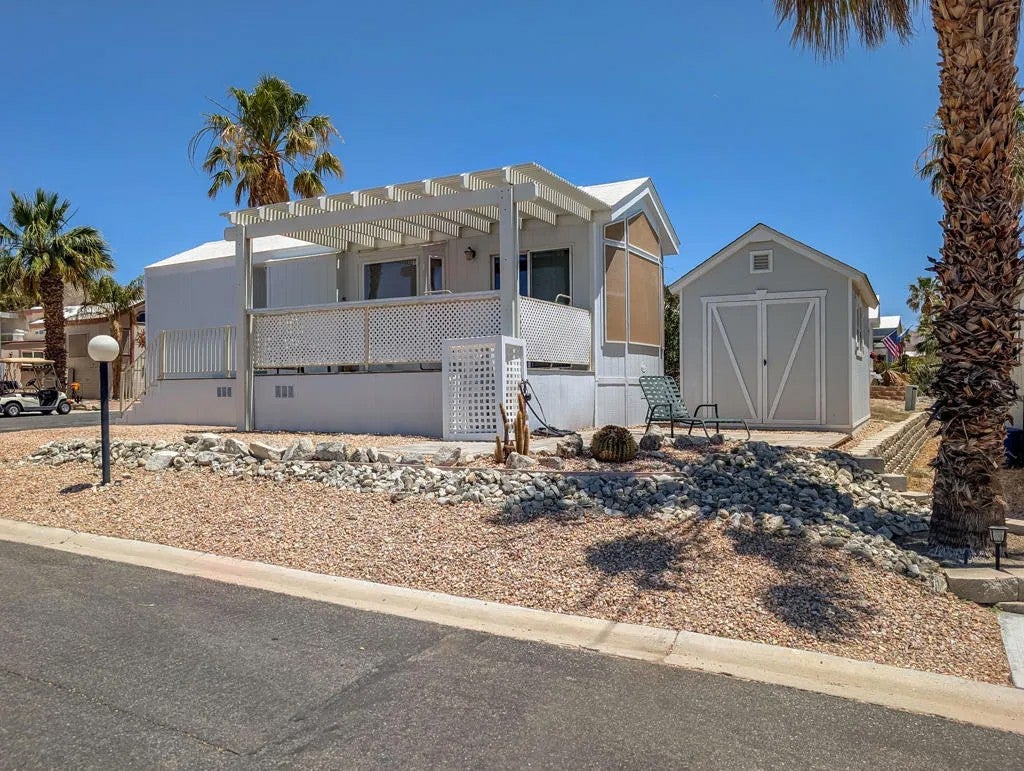 70200 Dillon 669 — photo