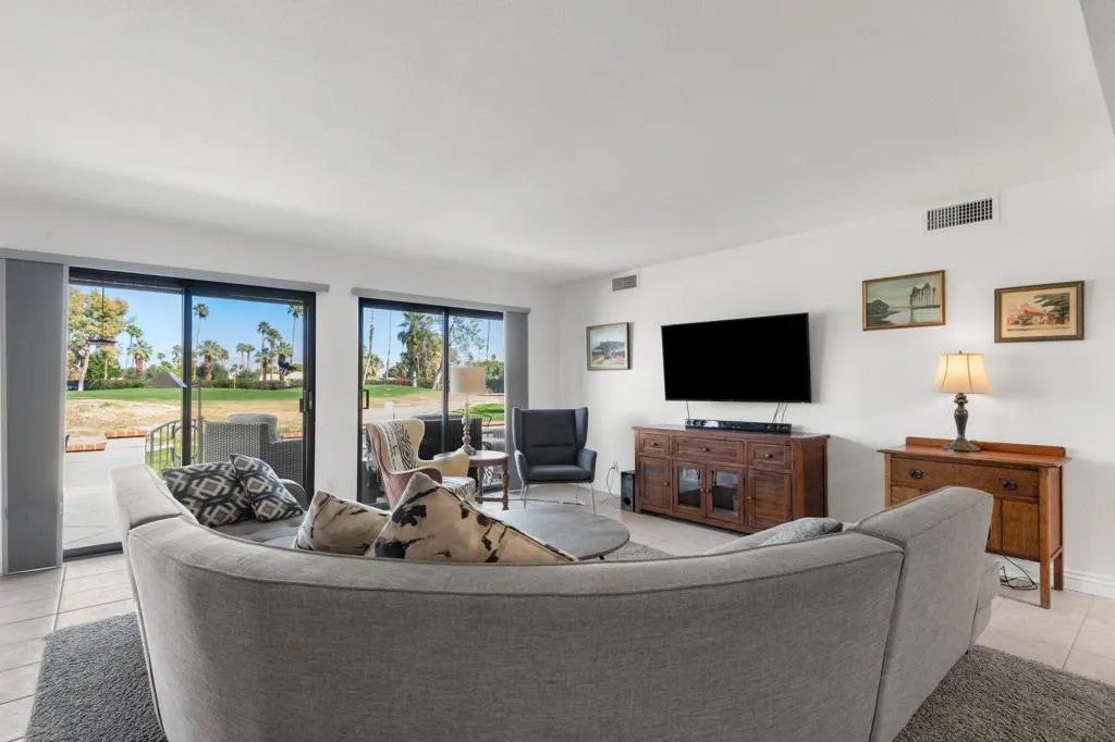 68482 Calle Toledo — photo