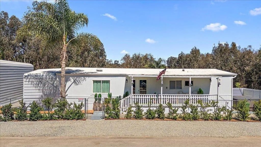 18306 Oleander Street — photo