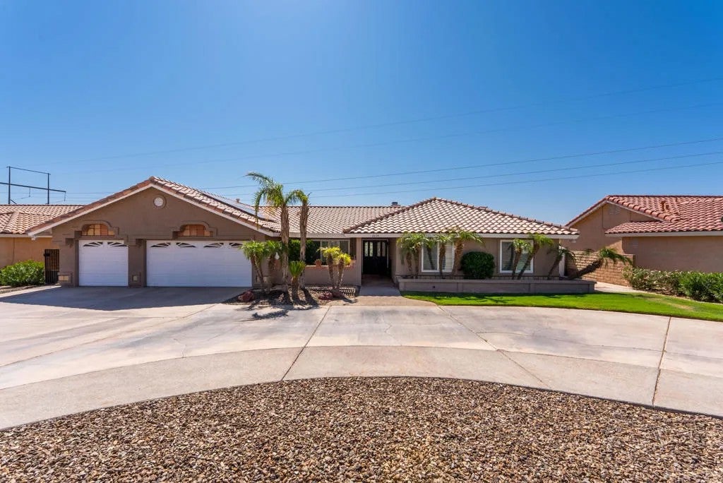 2224 Dekens Court — photo