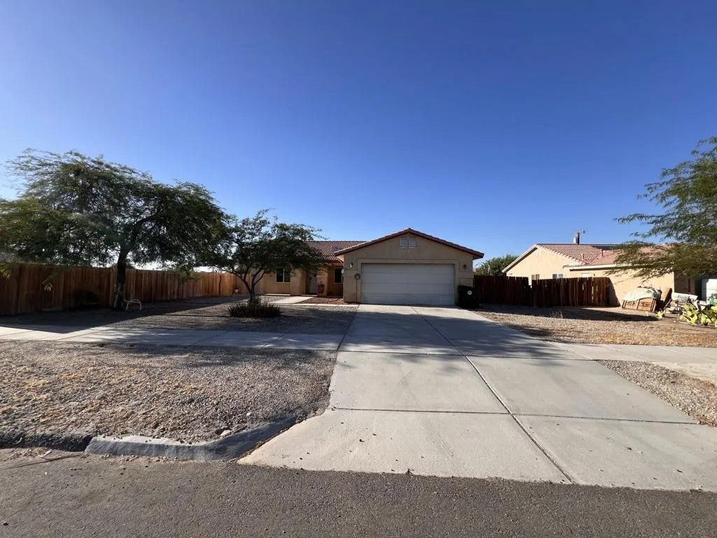 1276 Nile Drive — photo