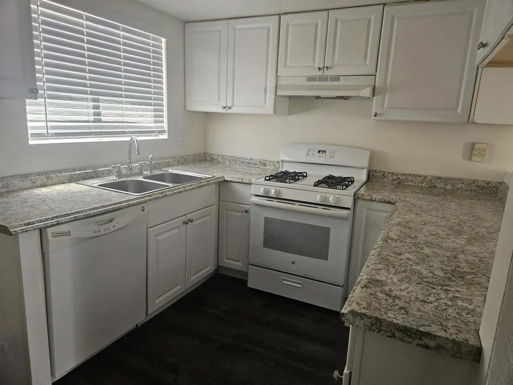 34177 Emily Way — photo