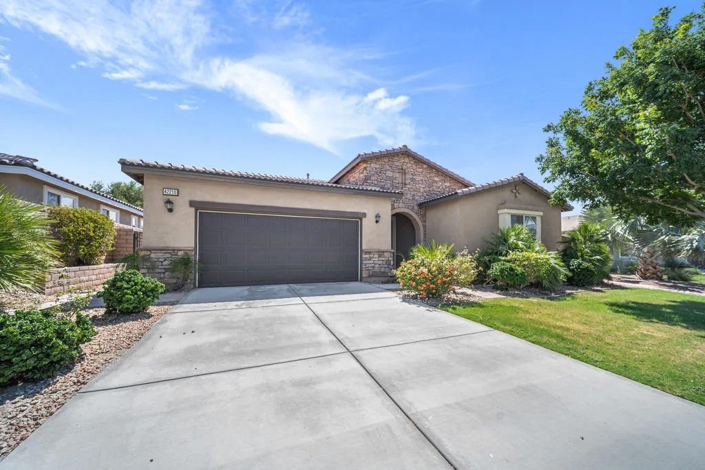 42210 Summit Way — photo