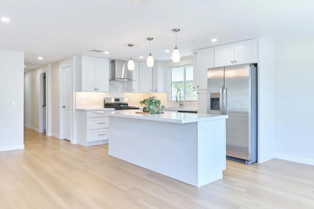 38917 Moronga Canyon — photo