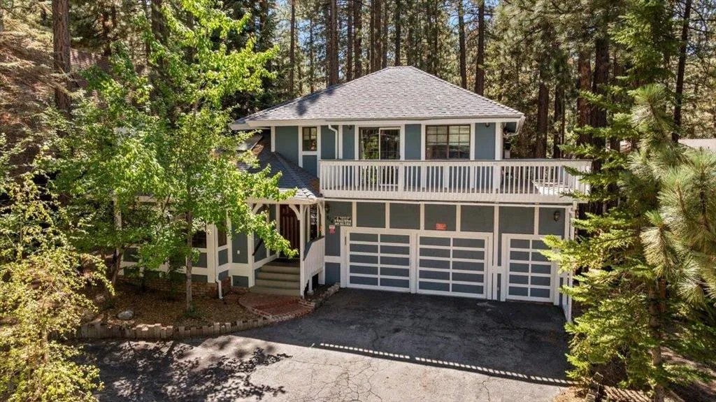814 Crestwood Drive — photo
