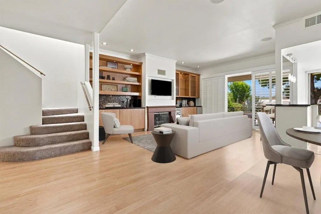 49 Pebble Beach Drive — photo
