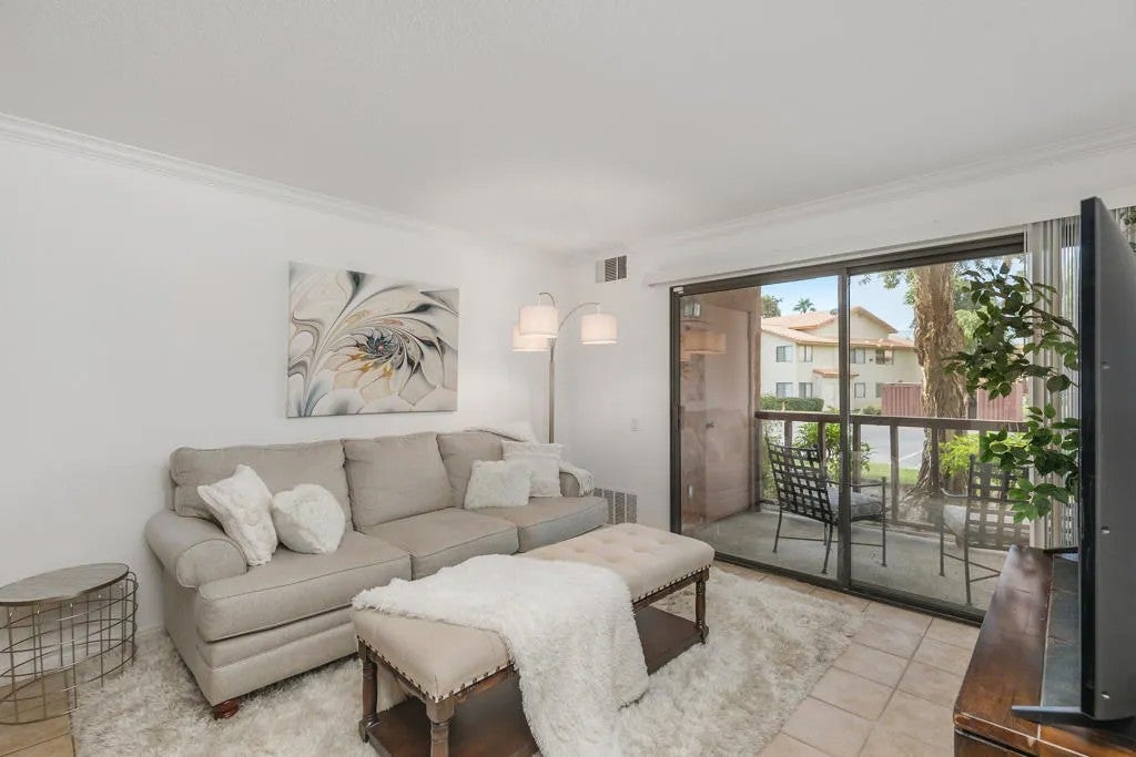 78650 Avenue 42 1403 — photo