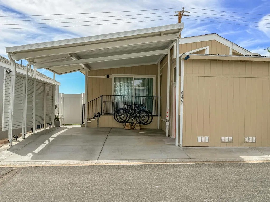 70200 Dillon 446 — photo